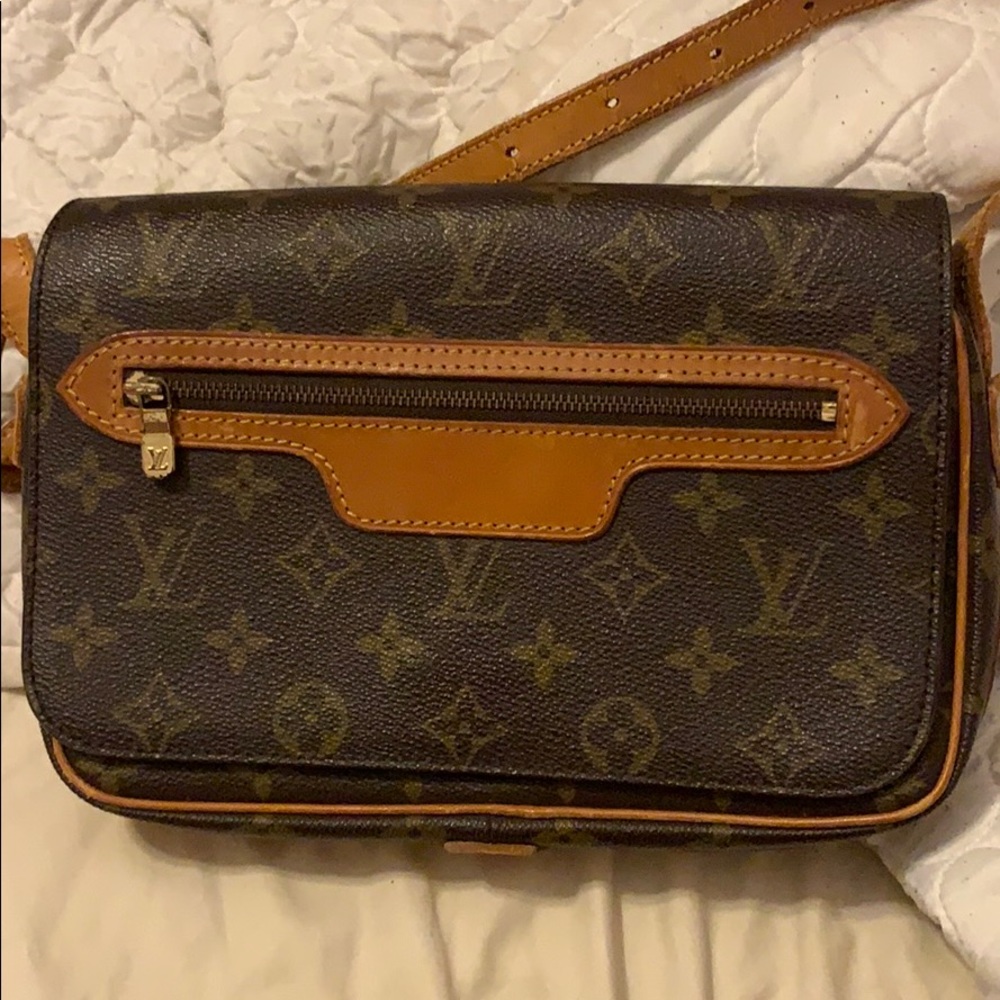 Louis vuttion monogram bag